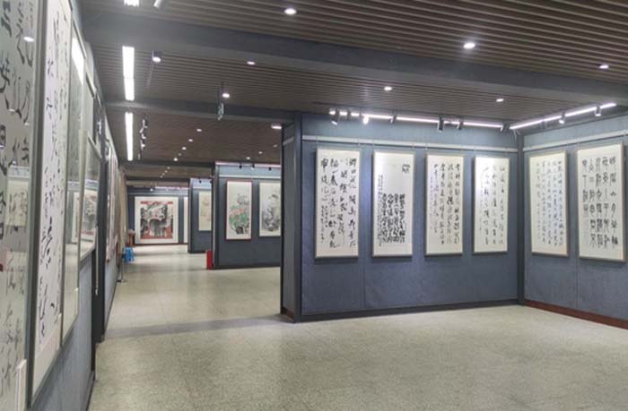 全国百位书画名家大型作品展在乐山师范学院展出