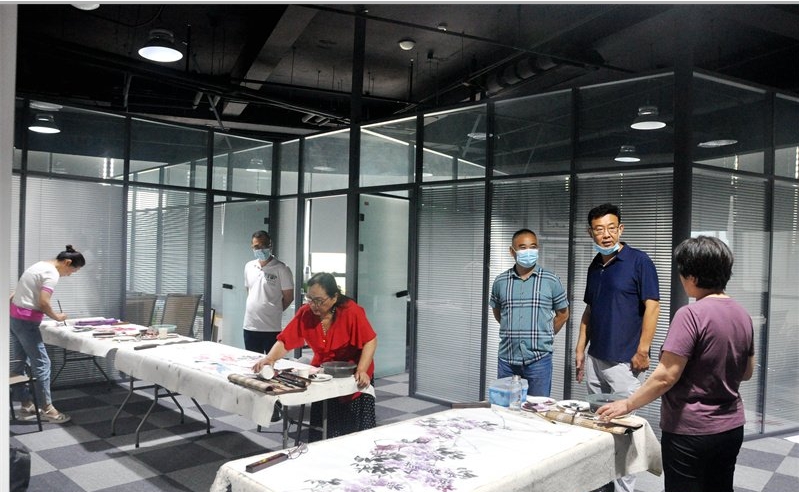 “巾帼翰墨展风采 喜迎中共二十大”书画交流活动在翰墨君缘艺术馆举办