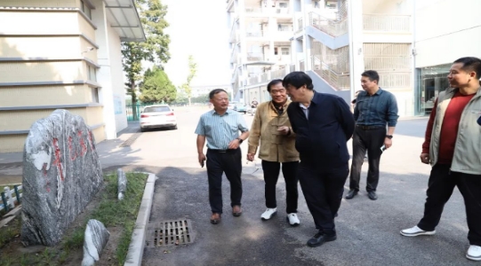 诗书画名家进校园 翰墨飘香助推成长